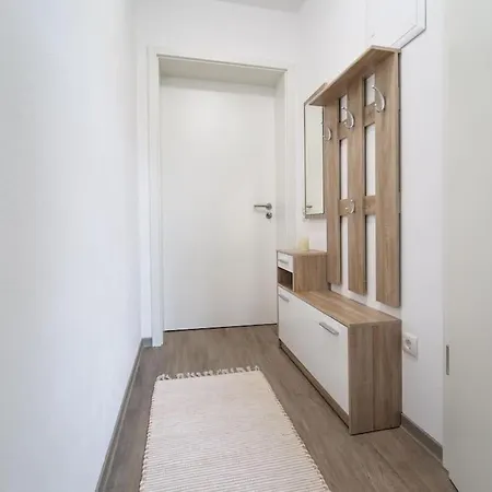 Apartment Preiswertes Modernes Gaestezimmer In Aue Bad-schlema Aue (Saxony)